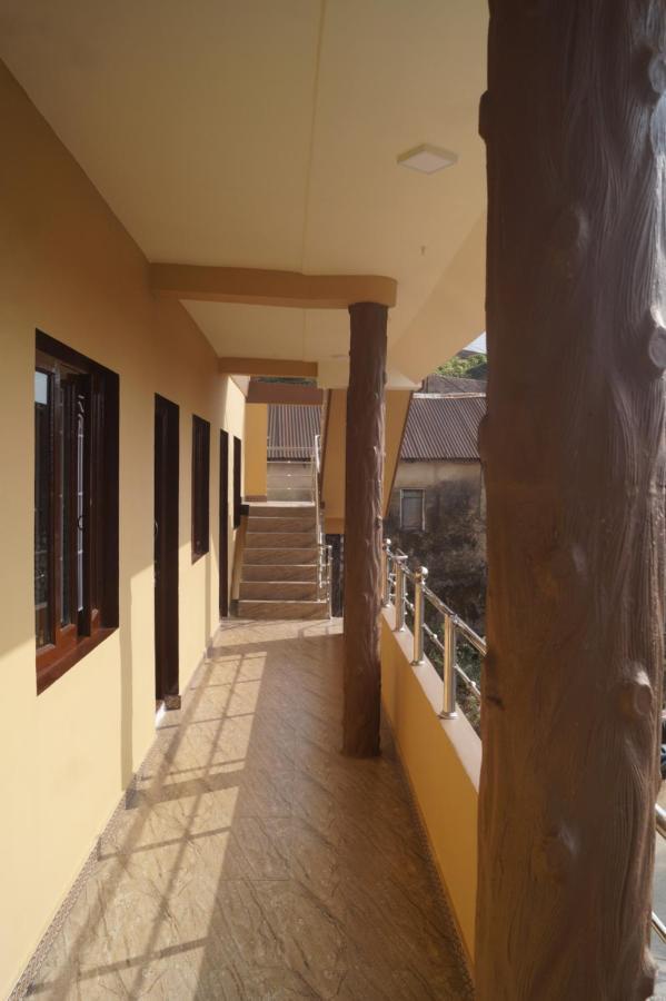 Wins Rooms Vālpārai Exterior foto